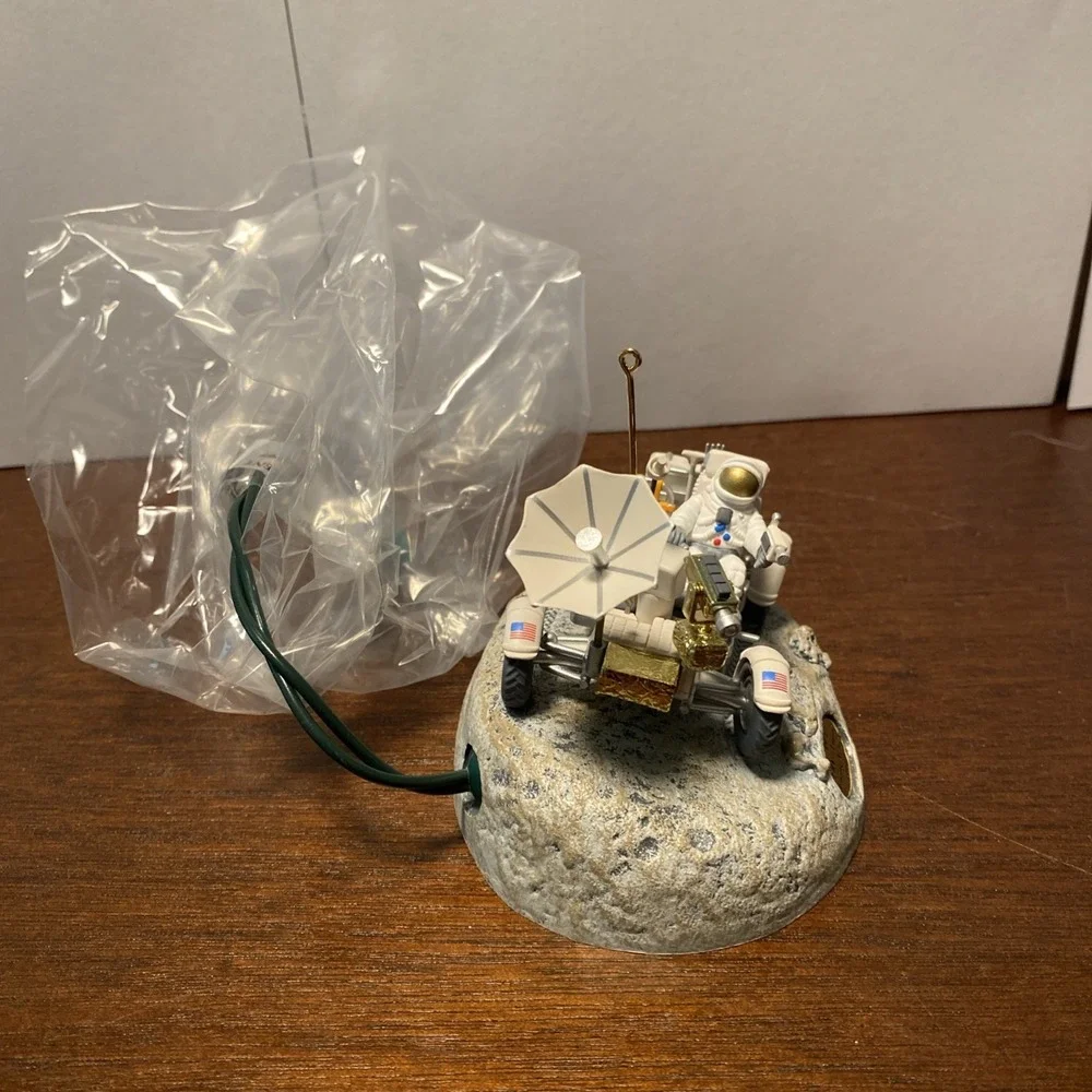 VTG Hallmark Keepsake Lunar Rover Vehicle Journey Into Space 1999 Ornament Magic